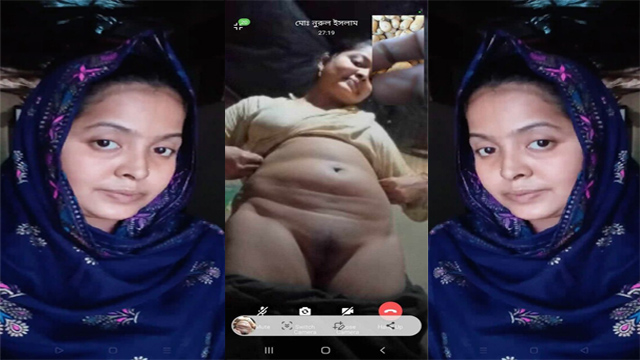 Beautiful Young Bhabi Showing Lover